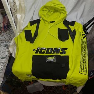 Hudson outer water proof many pockets pull over